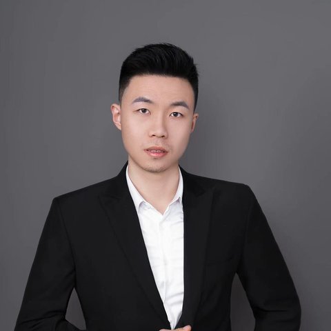 Portrait of Xingwei Qu